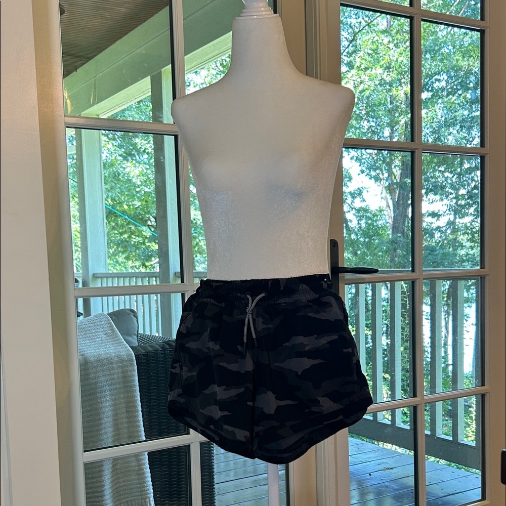 Athleta Girl Dark Camo Shorts Size 12